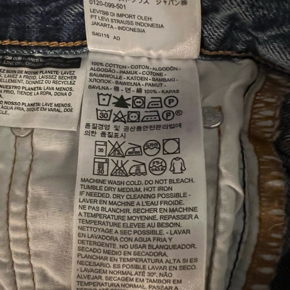 LEVI’S 501 Denim Shorts - Picture 9 of 12